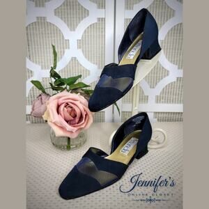 3/$30 Amanda Vintage Women's Dark Blue Mesh Cut Out Low Heels Size 7.5